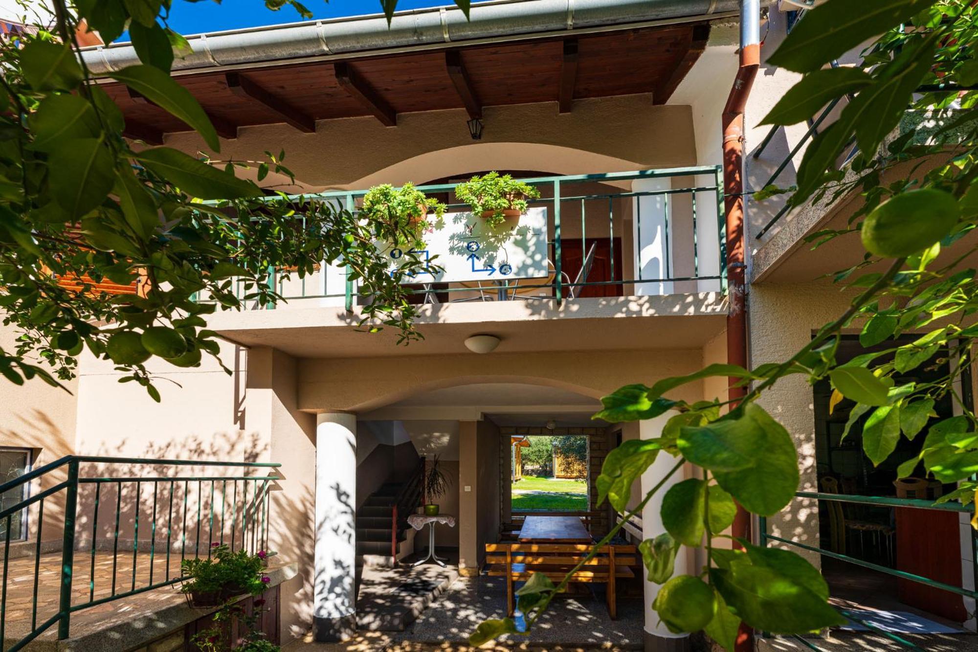 Apartments Adriana スタリグラード エクステリア 写真